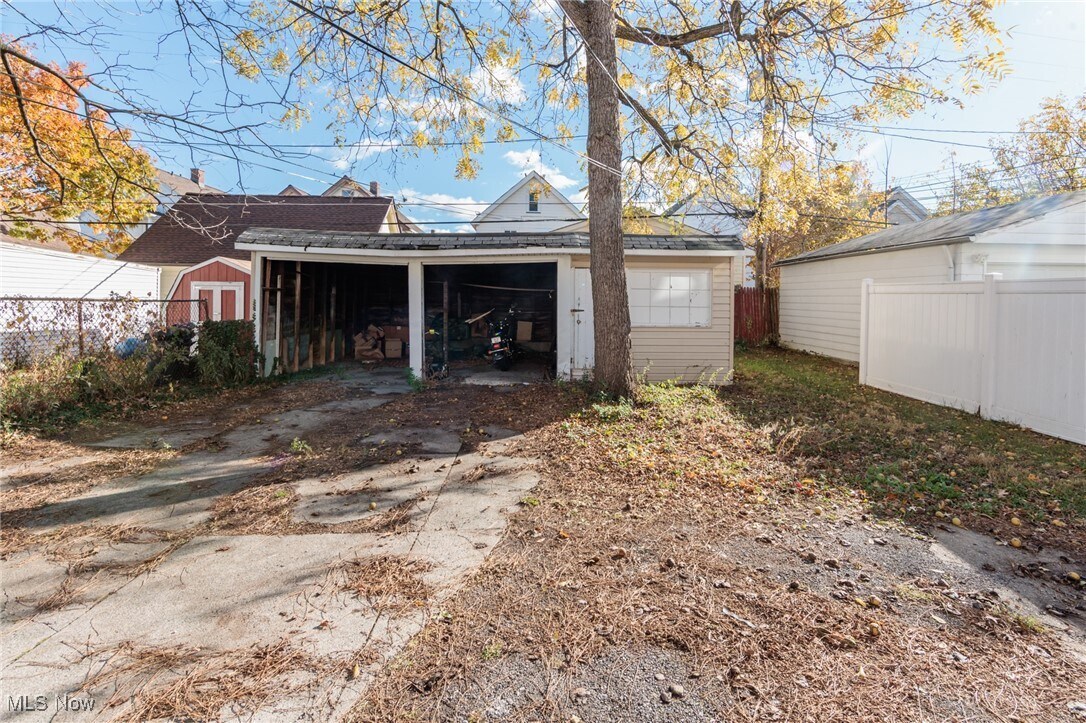 2035 Chesterland Ave Lakewood, OH 44107 – photo 4