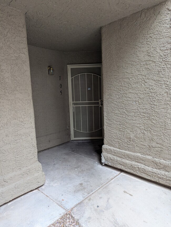 Building Photo - 5038 S Rainbow Blvd