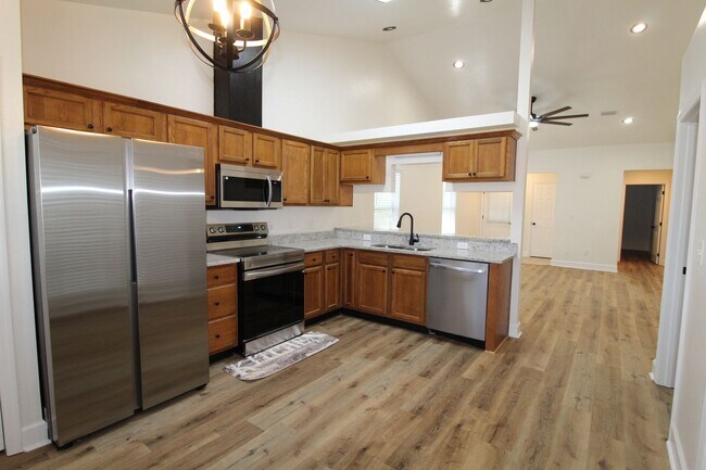 Building Photo - New 3 Bedroom Rental Available Before the New Year!
