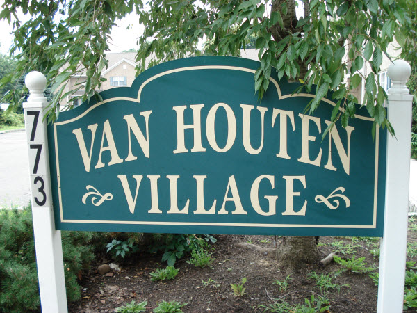 Foto del edificio - Van Houten Village 55+ Senior Community