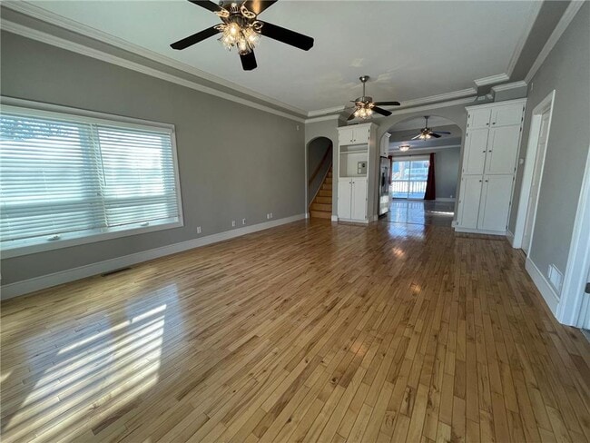 Building Photo - 713 4th St