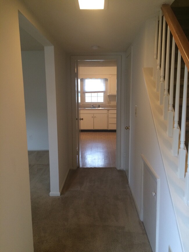 Building Photo - 2 Bedroom ChapelWatch Townhome off of Towe...