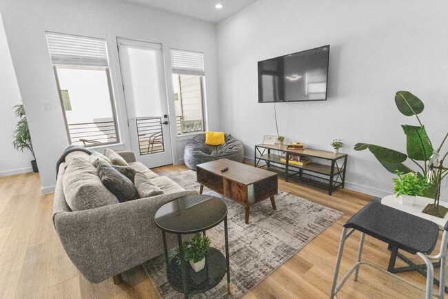 Foto del edificio - 6742 Peerless St