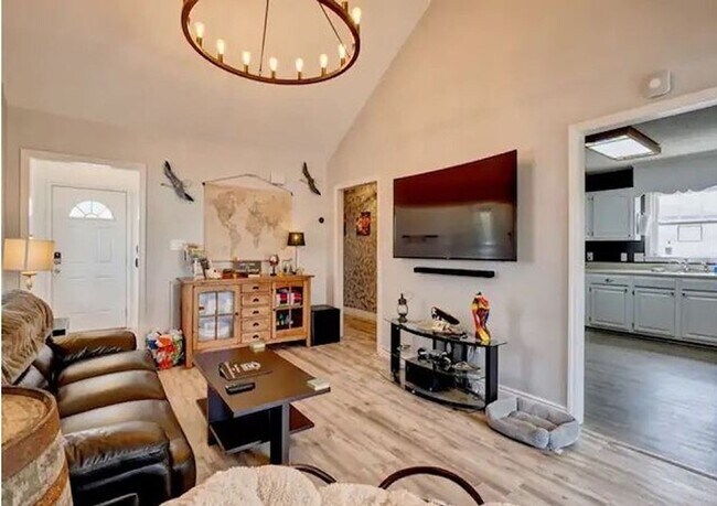 Foto del edificio - LAVISHLY FURNISHED PIRATE-THEMED OFF-SEASO...