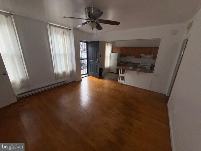 Foto del edificio - 600 E Girard Ave