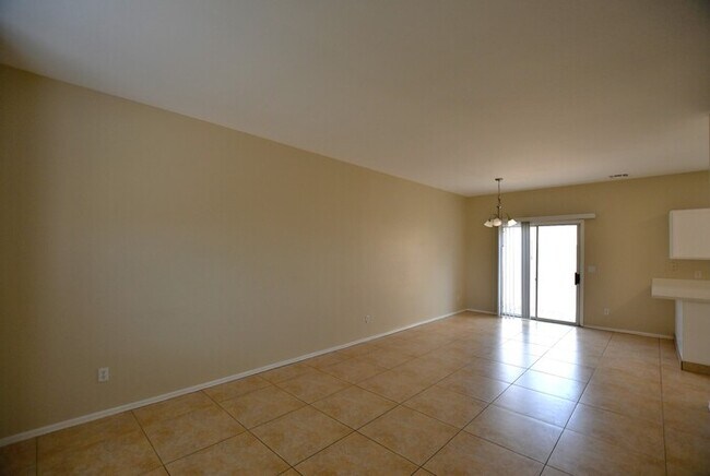 Foto del edificio - 2300 E Magma Rd