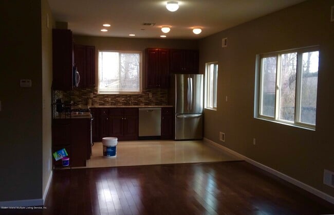 Foto del edificio - 20 Ackerman St