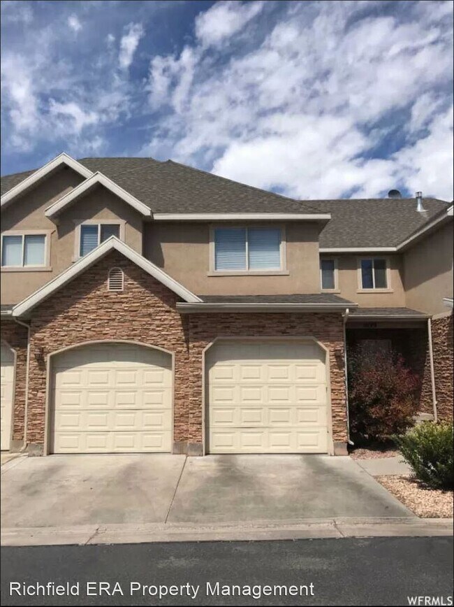 Building Photo - 3 br, 2 bath House - 1029 North Plaza Drive