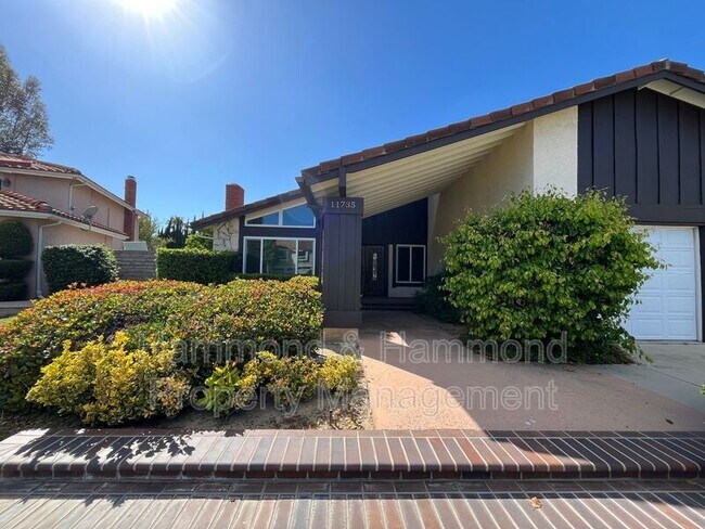 Foto del edificio - 11735 La Tierra Ct