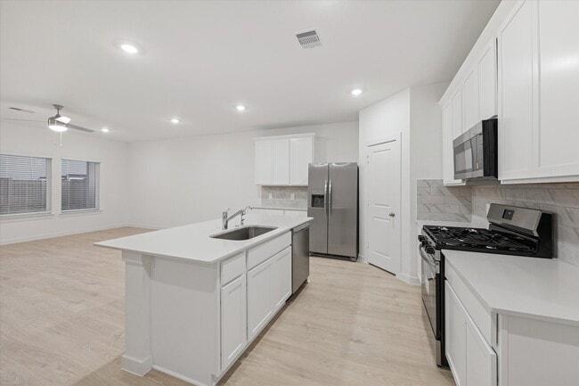 Foto del edificio - 4127 Camden Lakes St