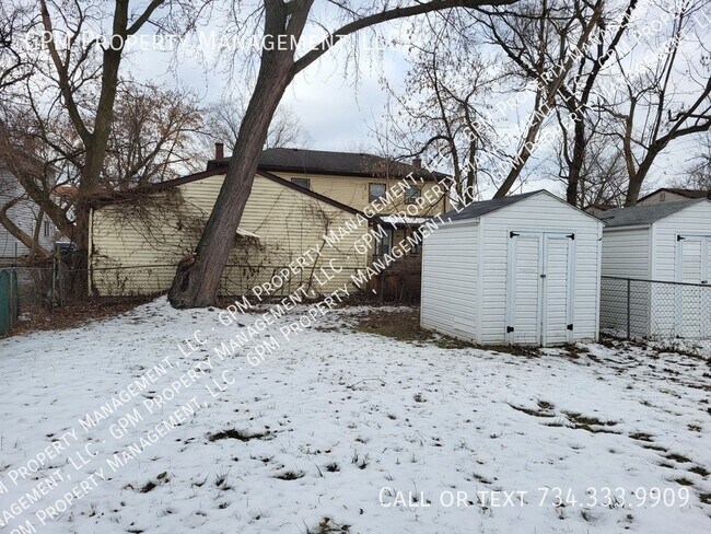 Foto del edificio - 32153 Genessee St