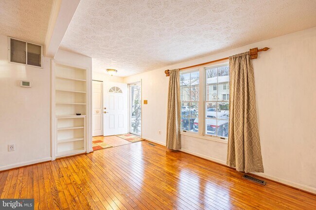 Foto del edificio - 7584 Aspenpark Rd