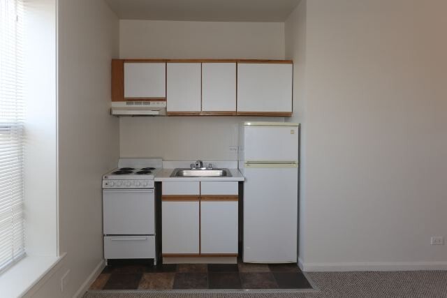 Foto del edificio - 3957 W Irving Park Rd