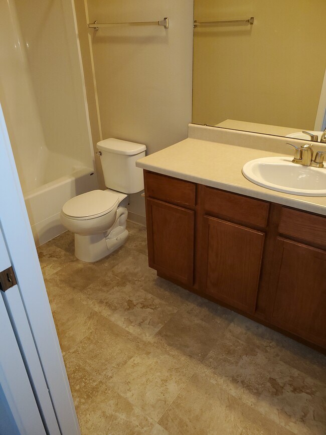 Foto del edificio - 5209 E Upriver Dr
