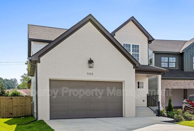 Foto del edificio - 550 Shanti Dr