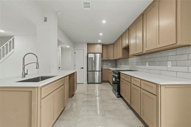 Foto del edificio - 1934 Creek Wood Ct