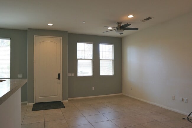 Foto del edificio - 423 Copper Canyon Rd