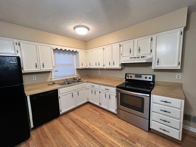 Building Photo - Great home in PRP