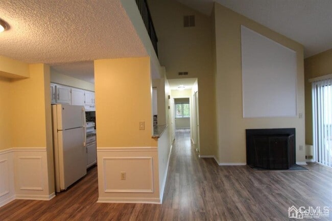 Building Photo - 1618 Aspen Dr