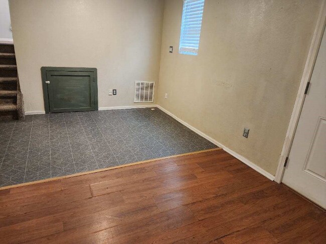 Foto del edificio - 3483 Foxridge Dr