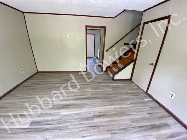 Building Photo - 115 Ballenger Rd
