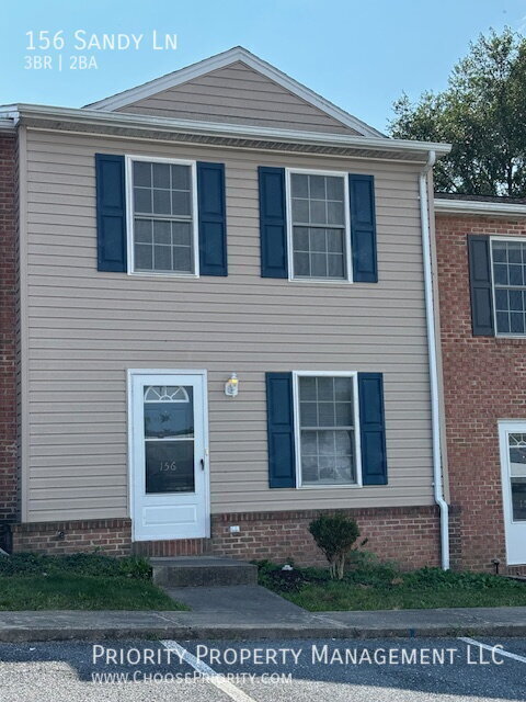 Foto principal - 156 Sandy Ln