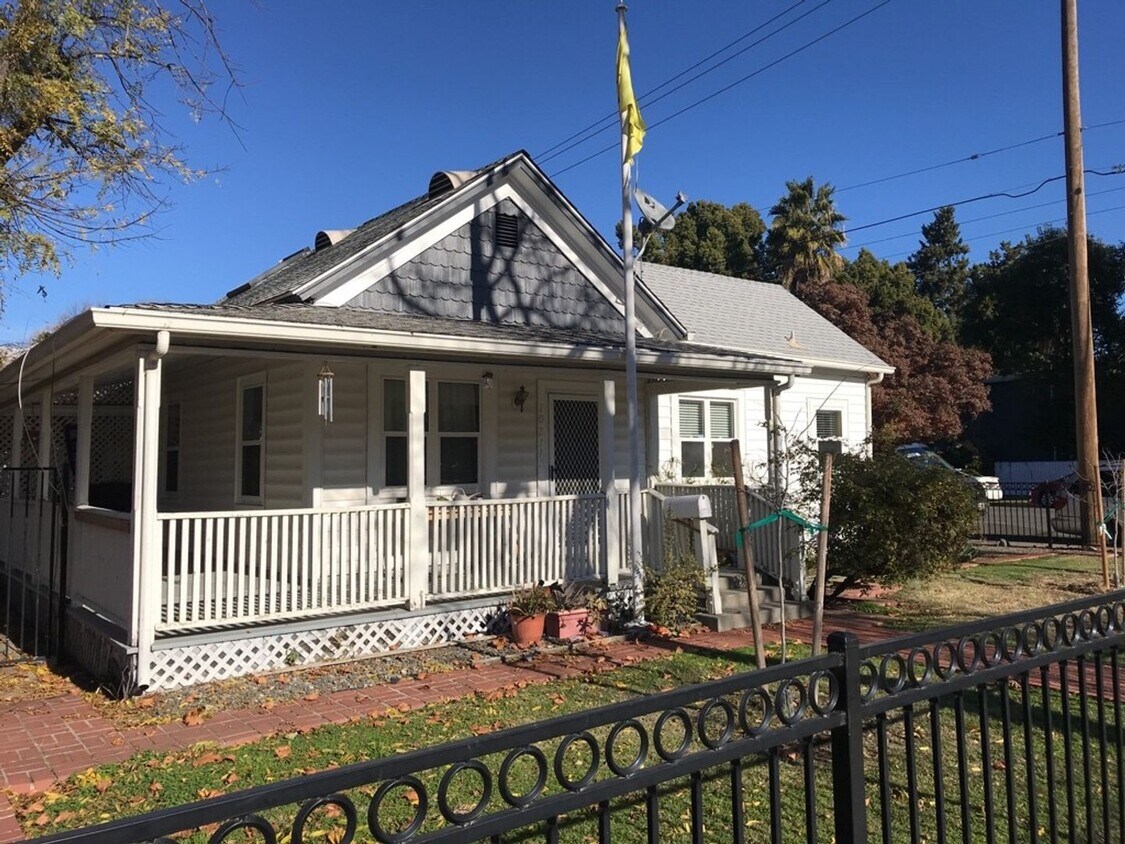 Primary Photo - Charming house Downtown Davis