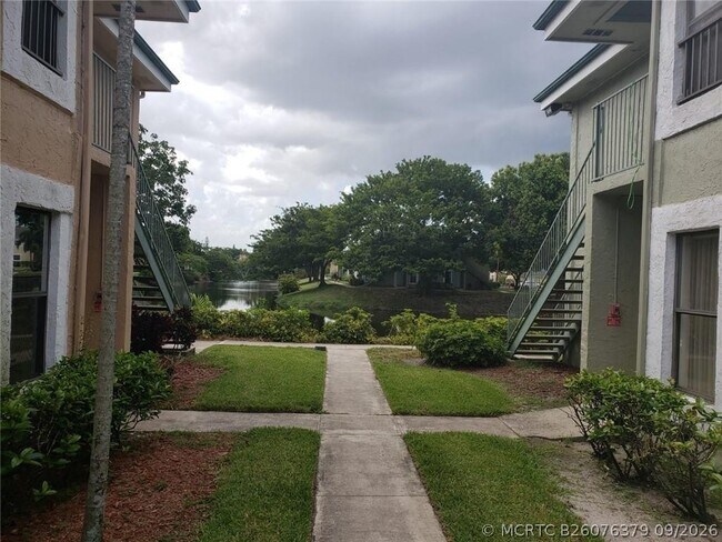 Foto del edificio - 8761 NW 39th St