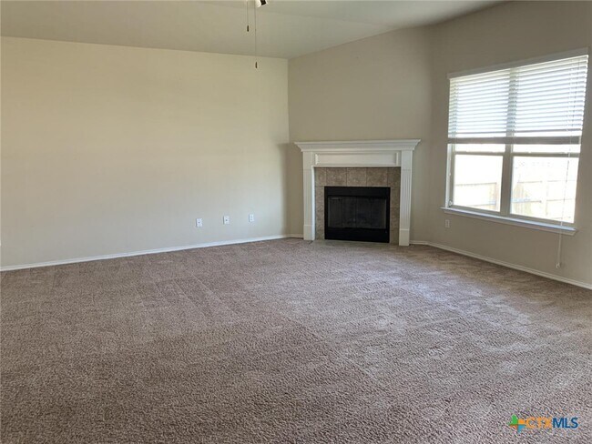 Foto del edificio - 1218 Iron Glen Dr