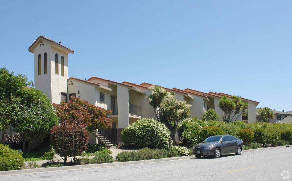 Foto principal - M-005 - % - 16800 Barnell Avenue - All Wor...