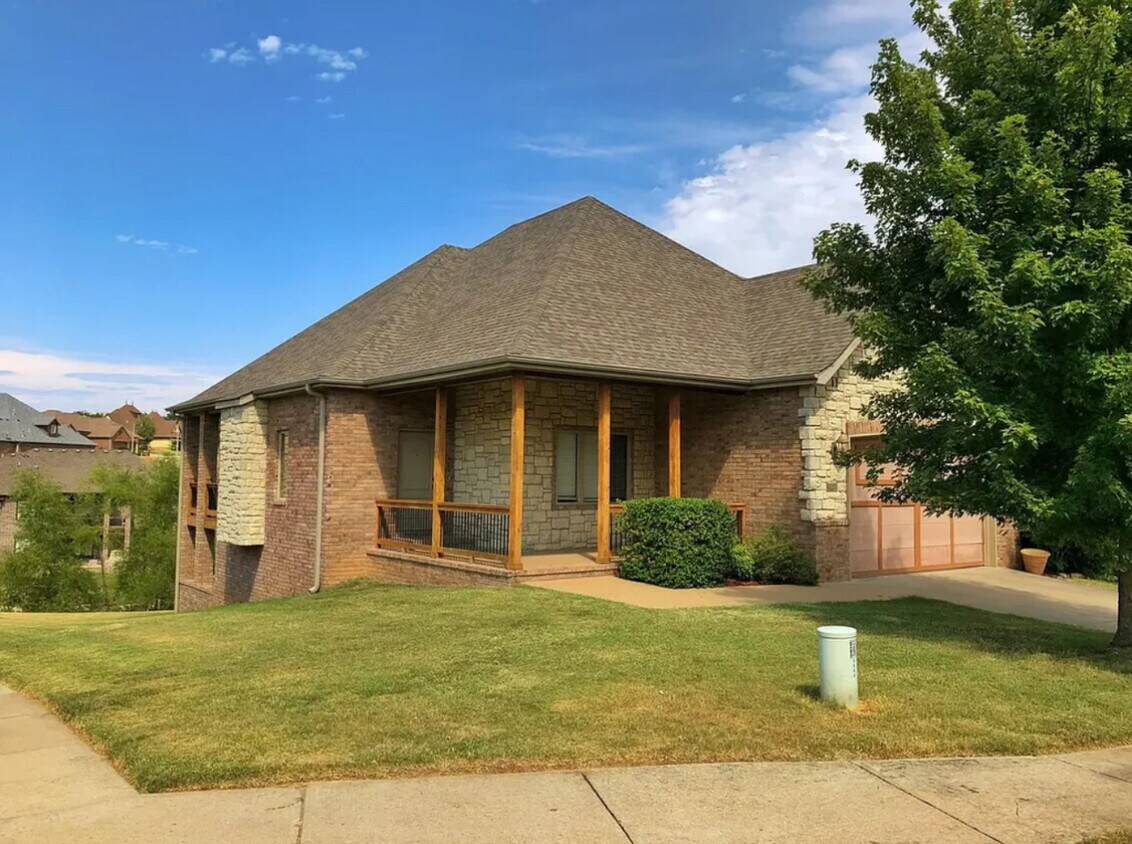 Foto principal - 5980 S McCann Ave