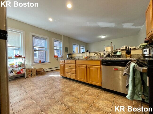 Foto del edificio - 1292 Commonwealth Ave