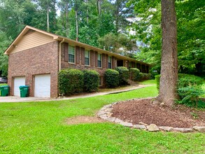 Building Photo - 4862 Valley Dale Dr SW