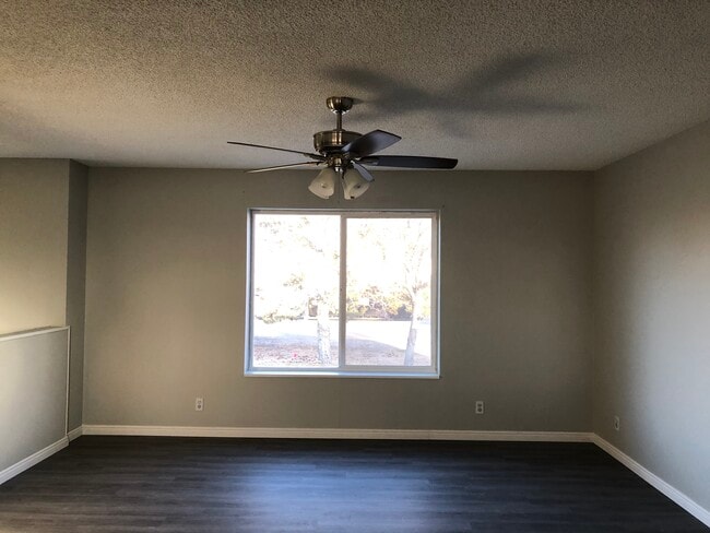 Building Photo - 4593 N Wagon Wheel Dr