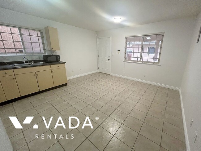 Photo du bâtiment - 1885 E 55th Ave