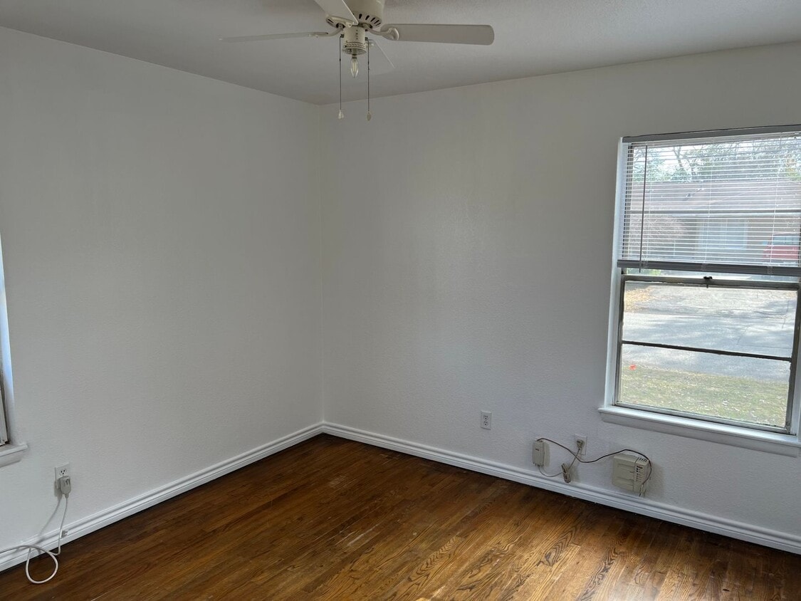 Foto del edificio - 1219 Knight St