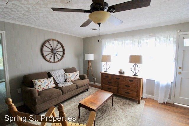 Foto del edificio - 4 br, 1.5 bath House - 75 Vincent Ave