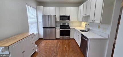 Building Photo - 20544 Blue Heron Terrace