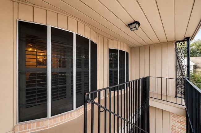 Building Photo - 2615 Marilee Ln