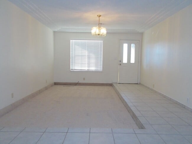 Building Photo - Charming 3-Bedroom, 2-Bath Single-Story Ho...