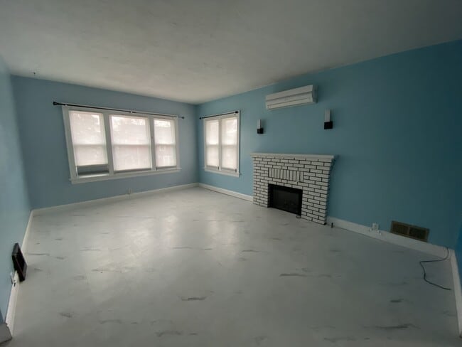 Building Photo - 59 York St