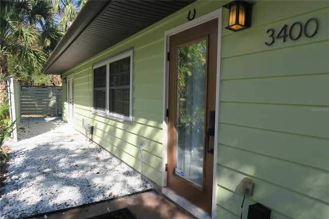 Building Photo - 3400 Clark Dr