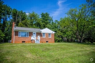 Building Photo - 1761 Airport Rd