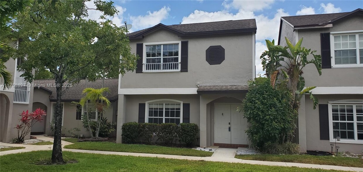 Foto principal - 3937 NW 122nd Terrace