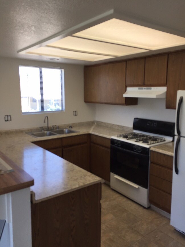 Foto del edificio - 21331 Golden Hills Blvd