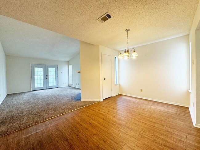 Building Photo - 4321lak