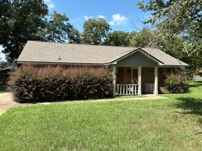Building Photo - 108 Old Leesburg Rd