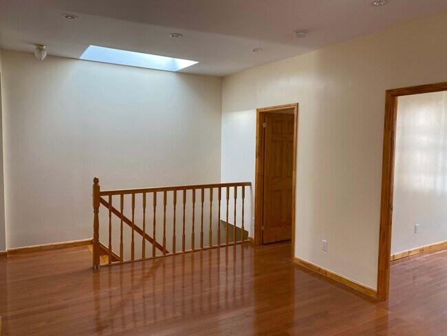 Foto del edificio - 2278 E 22nd St