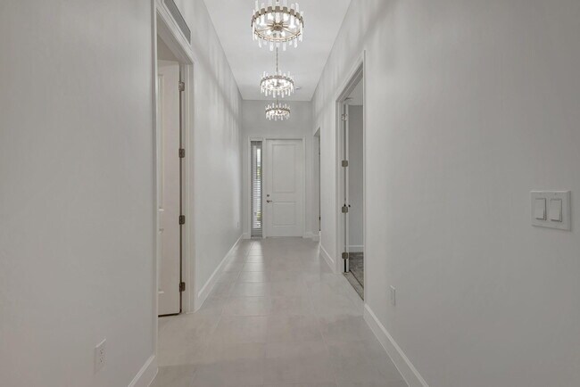 Building Photo - 12557 SW Rain River Dr