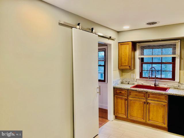 Building Photo - 1 Delbrook Ct